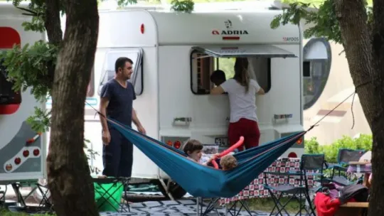 Kocaeli'de kamp alanları çadır ve karavanlarla doldu