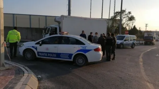 Kocaeli'de kamyon ile kamyonet çarpıştı: 1 yaralı!