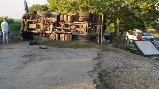 Kocaeli'de kamyon ve otomobil çarpıştı: Ölü ve yaralılar var