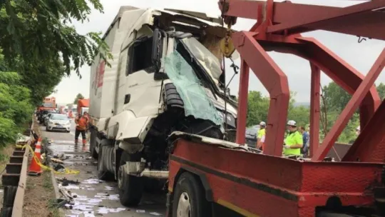 Kocaeli'de kaza sonrası kapanan TEM Otoyolu 3 saat sonra trafiğe açıldı