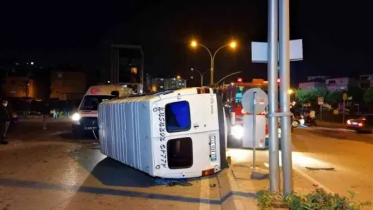 Kocaeli'de minibüs devrildi: 6 yaralı!