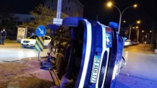 Kocaeli'de minibüs devrildi: 6 yaralı!