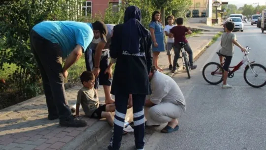 Kocaeli'de motosiklet devrildi: 2 yaralı!