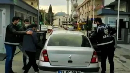 Kocaeli'de motosiklet hırsızları son işlerinde yakayı ele verdi