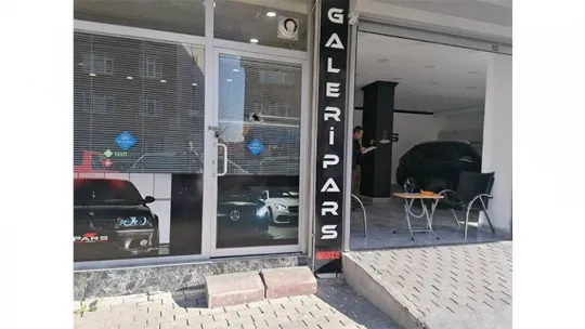 Kocaeli'de oto galeride silahlı çatışma!