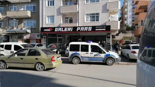 Kocaeli'de oto galeride silahlı çatışma!