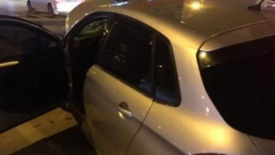 Kocaeli'de otomobil bariyere saplandı: 1 yaralı!