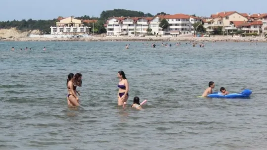 Kocaeli'de vatandaşlar denizin keyfini çıkarmaya başladı!