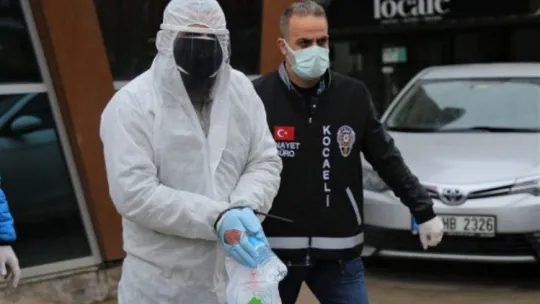 Kocaeli'de yaşlı adamı ellerini bantlayarak öldüren 5 kişi tutuklandı
