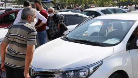 Kocaeli'deki araç sahipleri oto pazarlarına akın etti!