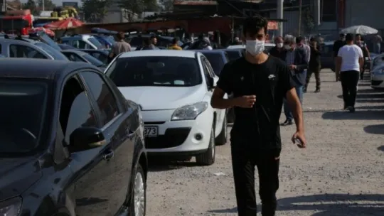 Kocaeli'deki araç sahipleri oto pazarlarına akın etti!