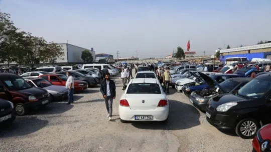 Kocaeli'deki araç sahipleri oto pazarlarına akın etti!