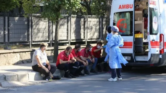 Kocaeli'deki boya fabrikasında büyük yangın!