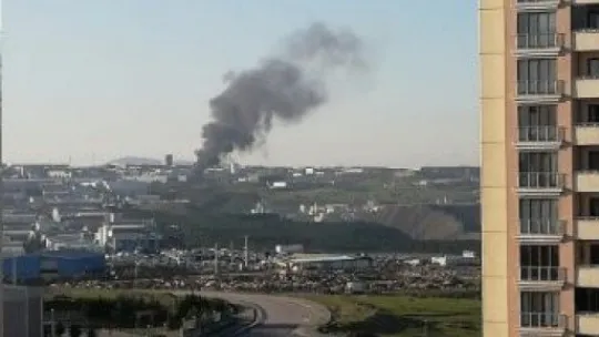Kocaeli'deki fabrikada yangın hala devam ediyor!