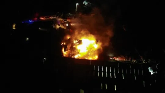 Kocaeli'deki palet fabrikasının deposu alevlere teslim oldu!