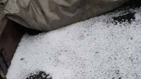 Kocaeli'nin yüksek kesimlerinde dolu yağışı etkili oldu!