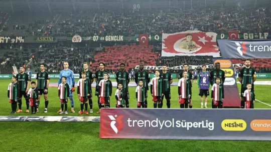Kocaelispor- Antalyaspor maçında seremoni de paylaşıldı