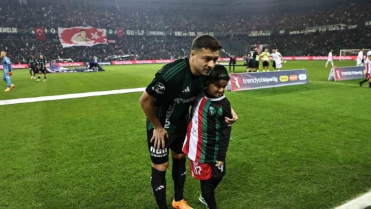 Kocaelispor- Antalyaspor maçında seremoni de paylaşıldı