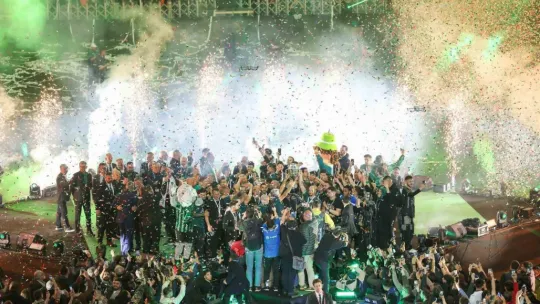 Kocaelispor, 38 maçın 21'ini kazanarak şampiyon oldu