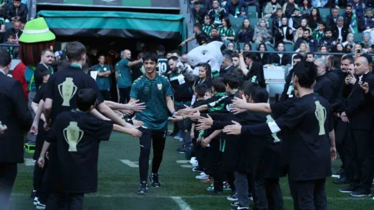Kocaelispor, 38 maçın 21'ini kazanarak şampiyon oldu