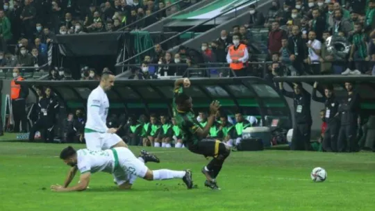 Kocaelispor Bursaspor'u mağlup etti: 2-1