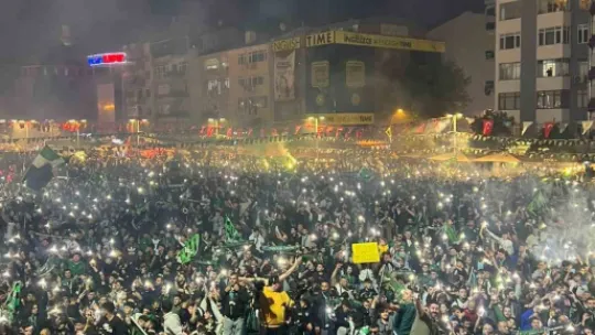 Kocaelisporlu futbolcu taraftardan özür diledi