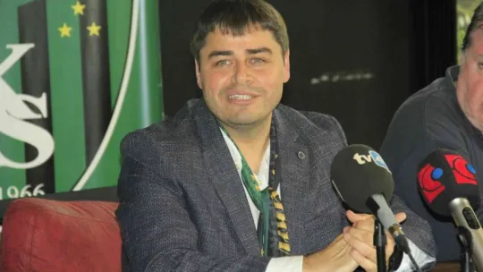 Kocaelispor'da stadyum zemini hibrit çime dönüyor