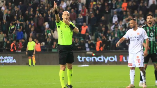 Kocaelispor en çok kartı Sakaryaspor maçında gördü