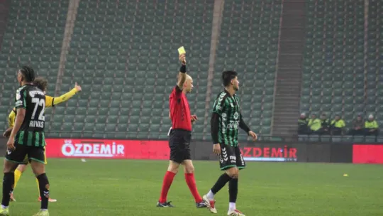 Kocaelispor en çok kartı Sakaryaspor maçında gördü