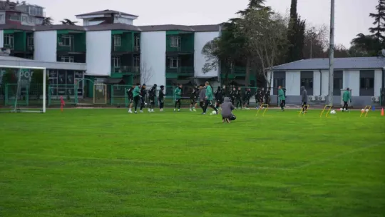 Kocaelispor, İsmet Taşdemir yönetimindeki ilk antrenmanına çıktı