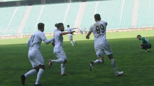 Kocaelispor lidere boyun eğdi!