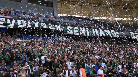Kocaelispor-Manisa FK maçını bakın kaç taraftar izledi?