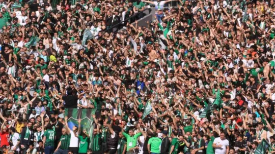 Kocaelispor-Manisa FK maçını bakın kaç taraftar izledi?