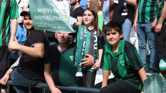 Kocaelispor-Manisa FK maçını bakın kaç taraftar izledi?
