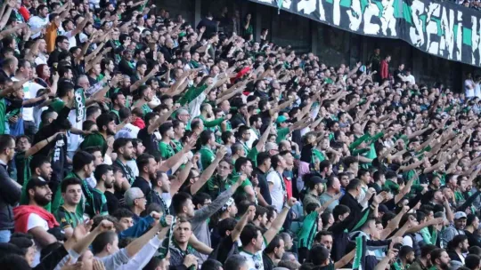 Kocaelispor-Manisa FK maçını bakın kaç taraftar izledi?