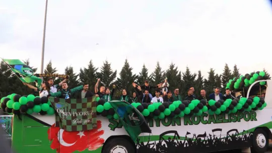 Kocaelispor şampiyonluğu böyle kutladı