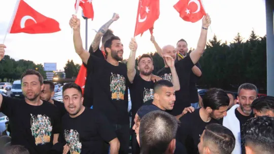 Kocaelispor şampiyonluğu böyle kutladı