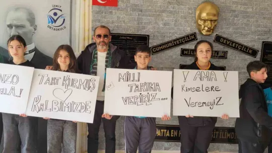Kocaelispor'un golcüsü okullarda yıldız gibi karşılandı