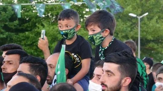 Kocaelispor'un şampiyonluğu tüm kentte coşkuyla kutlandı