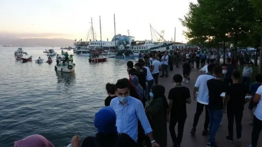 Kocaelispor'un şampiyonluğu tüm kentte coşkuyla kutlandı