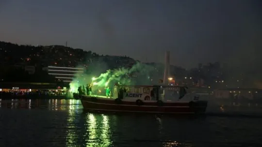 Kocaelispor'un şampiyonluğu tüm kentte coşkuyla kutlandı