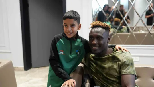 Kocaelispor'un yıldızı Dan Agyei'ye sevgi seli