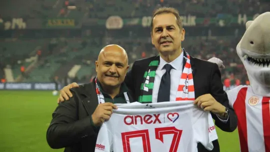 Kocaelispor ve Antalyaspor başkanlarından dostluk mesajı