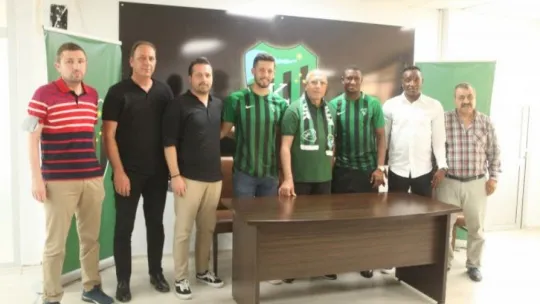 Kocaelispor, Yayıkcı ve Cisse ile sözleşme imzaladı