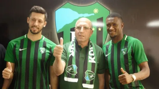 Kocaelispor, Yayıkcı ve Cisse ile sözleşme imzaladı