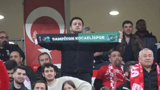 Kocaelisporlu taraftarlar Antalyaspor'a kesilen para cezasına ortak oldu