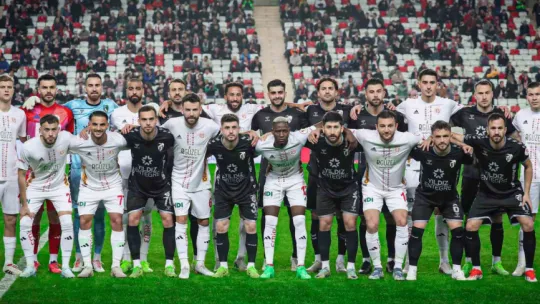 Kocaelisporlu taraftarlar Antalyaspor'a kesilen para cezasına ortak oldu