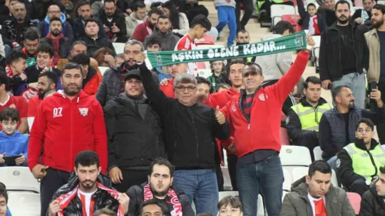 Kocaelisporlu taraftarlar Antalyaspor'a kesilen para cezasına ortak oldu