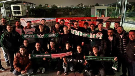 Kocaelisporlu taraftarlardan, Selçuk İnan'a 41. yaş sürprizi