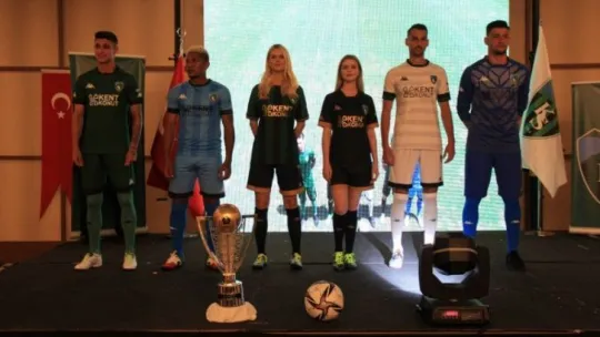 Kocaelispor'un yeni sezon forması tanıtıldı
